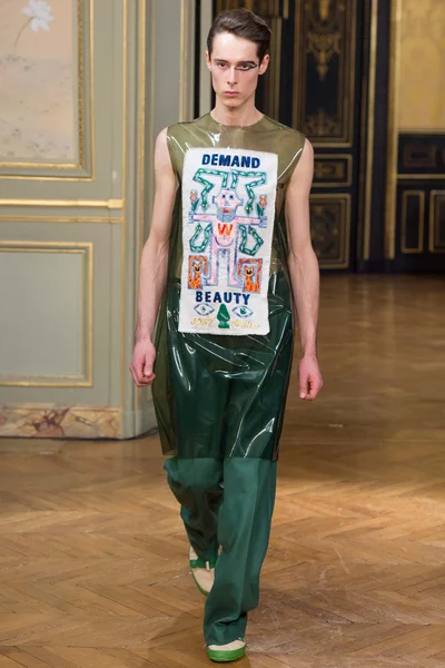 Look 3